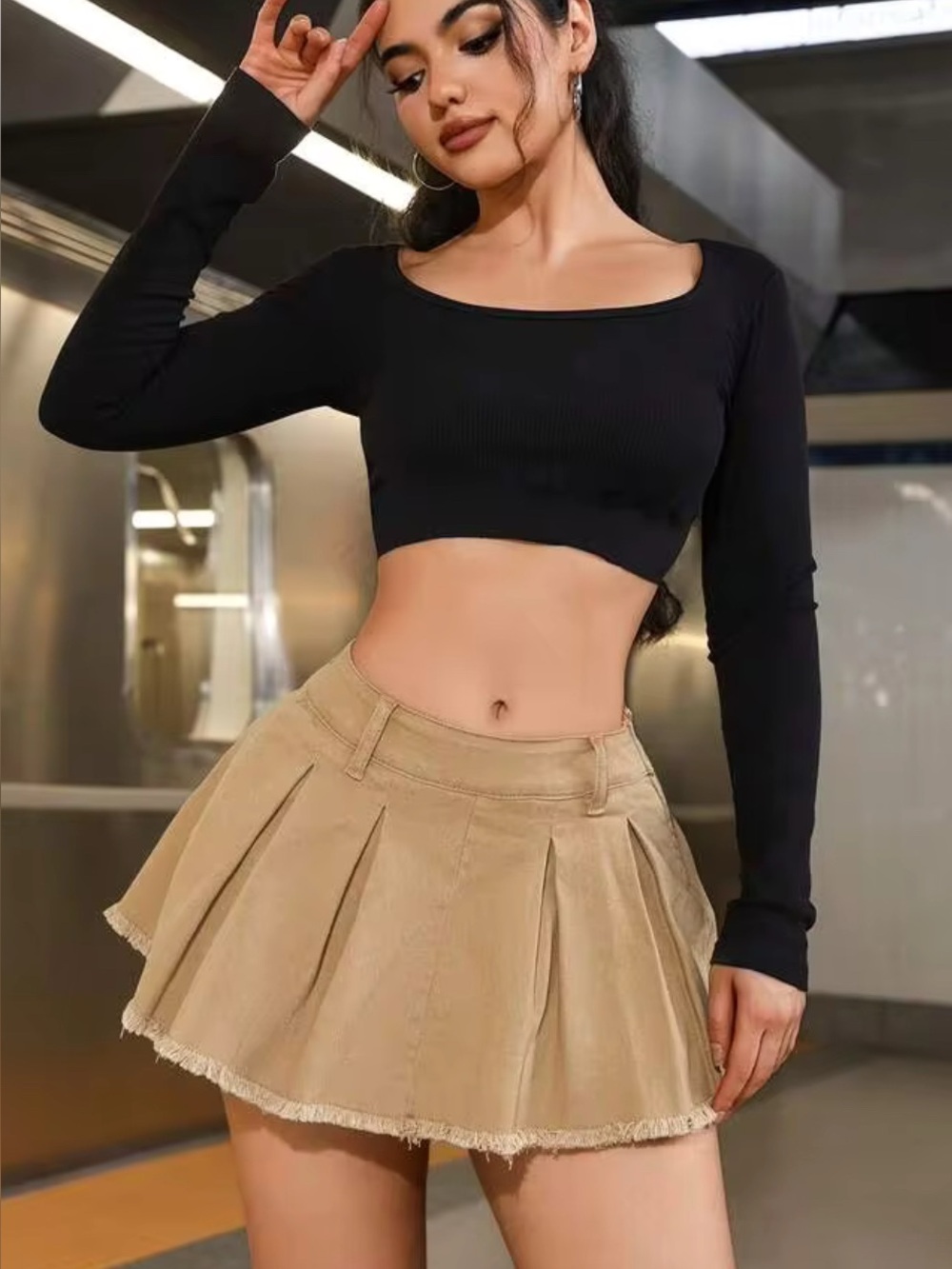 Pleated frayed mini skirt olive green size large